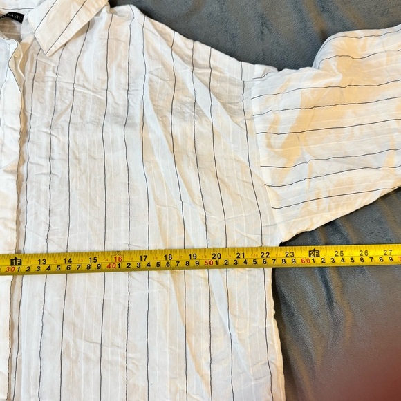 Zara Basic Striped Button Down Shirt
#1163 - Picture 2 of 6